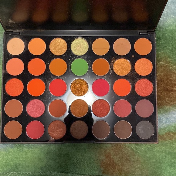 Morphe Eyeshadow Pallet - Picture 3 of 3
